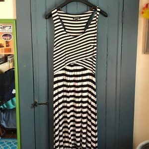 High low b&w maxi dress